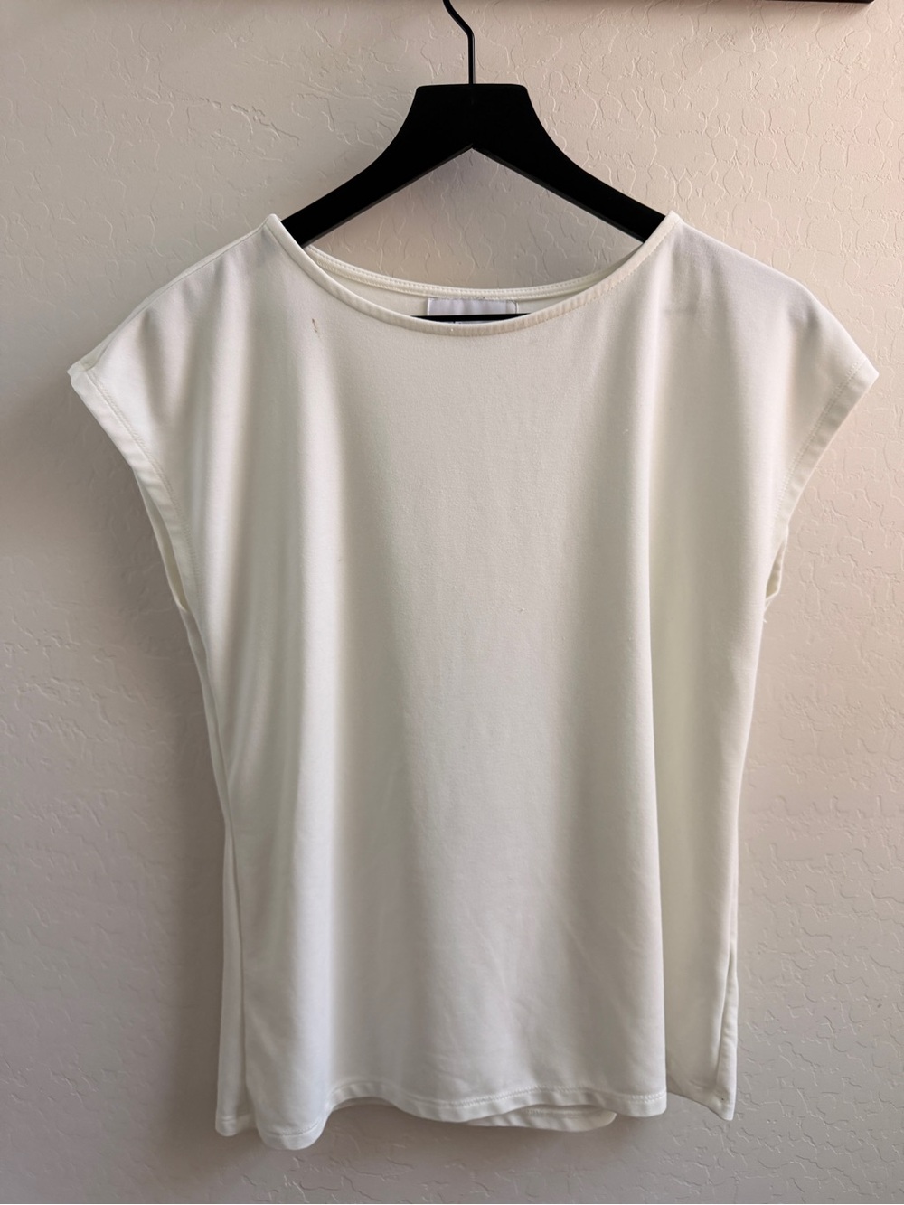 Cap-Sleeve Crewneck Blouse in Off-White